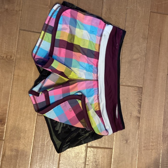 4 pairs of lululemon athletic shorts. - Picture 11 of 13